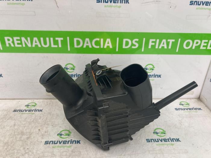 Gebrauchte Luftfiltergehäuse Renault Trafic (1FL/2FL/3FL/4FL) 1.6 dCi 125 Twin Turbo Preis € 77,11 Mit Mehrwertsteuer angeboten von Snuverink Autodemontage
