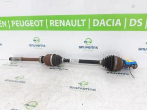 Begagnade Drivaxel, höger fram Peugeot 208 II (UB/UH/UP) 1.2 Vti 12V PureTech 100 Pris € 145,00 Marginaltabell erbjuds av Snuverink Autodemontage