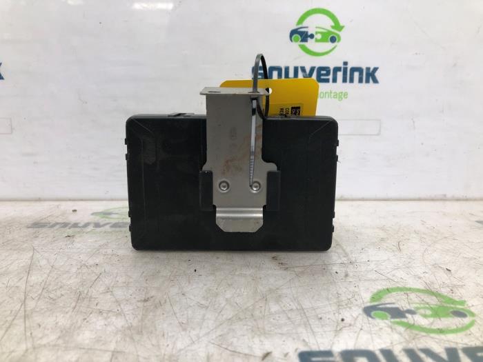 Usagé Ordinateur divers Renault Trafic (1FL/2FL/3FL/4FL) 1.6 dCi 125 Twin Turbo Prix € 169,40 Prix TTC proposé par Snuverink Autodemontage