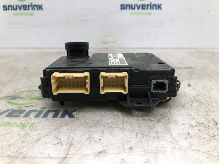 Usagé Ordinateur divers Renault Trafic (1FL/2FL/3FL/4FL) 1.6 dCi 125 Twin Turbo Prix € 69,42 Prix TTC proposé par Snuverink Autodemontage
