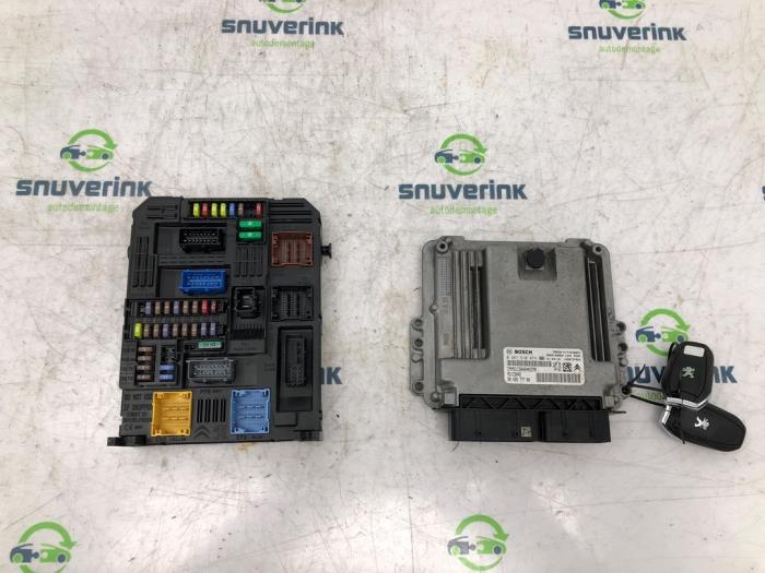 Used Engine management computer Peugeot 3008 II (M4/MC/MJ/MR) 1.6 16V HYbrid 225 Price € 424,98 Margin scheme offered by Snuverink Autodemontage