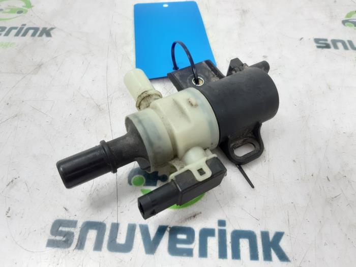 Gebrauchte Kohlenstofffilter Peugeot 3008 II (M4/MC/MJ/MR) 1.6 16V HYbrid 225 Preis € 39,98 Margenregelung angeboten von Snuverink Autodemontage