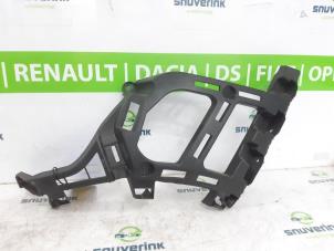 Usados Soporte de parachoques derecha detrás Peugeot 3008 II (M4/MC/MJ/MR) 1.6 16V HYbrid 225 Precio € 30,00 Norma de margen ofrecido por Snuverink Autodemontage