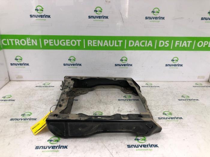 Begagnade Sätesram Renault Trafic (1FL/2FL/3FL/4FL) 1.6 dCi 125 Twin Turbo Pris € 114,95 Inklusive moms erbjuds av Snuverink Autodemontage