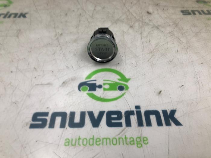 Gebrauchte Start/Stopp Schalter Peugeot 3008 II (M4/MC/MJ/MR) 1.2 12V e-THP PureTech 130 Preis € 25,00 Margenregelung angeboten von Snuverink Autodemontage