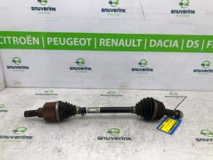 Usados Eje de transmisión izquierda delante Peugeot 3008 II (M4/MC/MJ/MR) 1.2 12V e-THP PureTech 130 Precio € 129,99 Norma de margen ofrecido por Snuverink Autodemontage