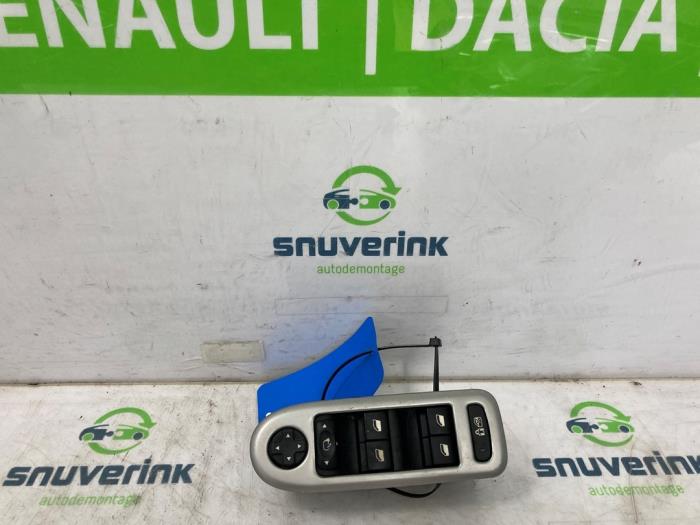 Usados Interruptor combinado de ventanillas Peugeot 508 SW (8E/8U) 1.6 THP 16V Precio € 45,00 Norma de margen ofrecido por Snuverink Autodemontage