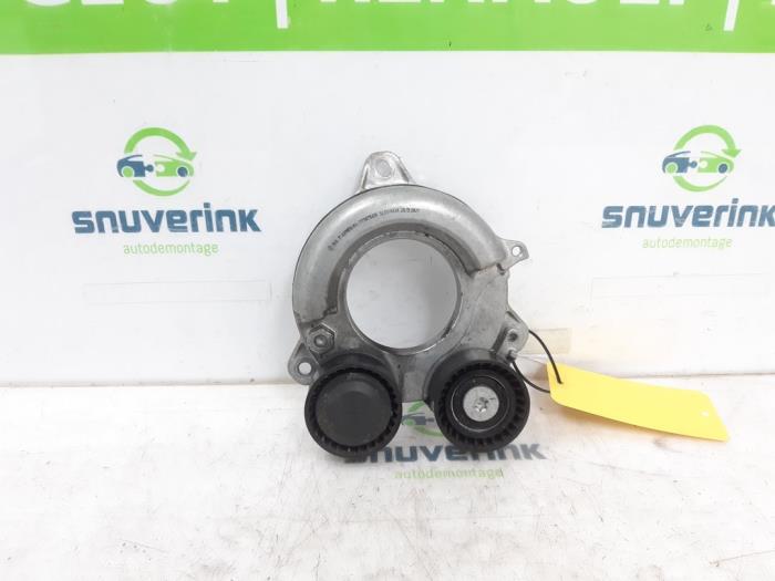 Usados Rodillo tensor correa múltiple Renault Captur II (RJB) 1.3 Mild Hybrid 140, TCe 140 16V Precio € 55,25 Norma de margen ofrecido por Snuverink Autodemontage