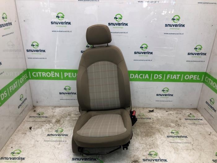 Używane Fotel prawy Opel Adam 1.4 16V Cena € 55,00 Procedura marży oferowane przez Snuverink Autodemontage