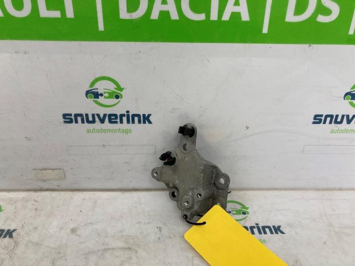 Used Engine mount Renault Trafic (1FL/2FL/3FL/4FL) 2.0 dCi 16V 120 Price € 32,39 Inclusive VAT offered by Snuverink Autodemontage