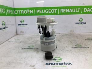 Używane Elektryczna pompa paliwa Peugeot 208 II (UB/UH/UP) 1.2 Vti 12V PureTech 100 Cena € 114,95 Z VAT oferowane przez Snuverink Autodemontage