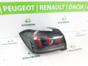 Usados Luz trasera izquierda Peugeot 208 II (UB/UH/UP) 1.2 Vti 12V PureTech 100 Precio € 139,15 IVA incluido ofrecido por Snuverink Autodemontage
