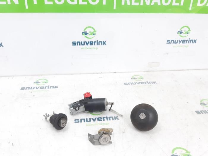 Gebrauchte Schlossset Dacia Logan MCV II/III/Sandero Wagon 0.9 TCE 12V LPG Preis € 80,75 Margenregelung angeboten von Snuverink Autodemontage