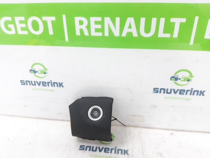 Używane Przelacznik Start/Stop Renault Captur II (RJB) 1.3 Mild Hybrid 140, TCe 140 16V Cena € 48,40 Z VAT oferowane przez Snuverink Autodemontage