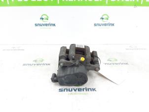 Usados Pinza de freno derecha detrás Peugeot 3008 II (M4/MC/MJ/MR) 1.2 12V e-THP PureTech 130 Precio € 80,00 Norma de margen ofrecido por Snuverink Autodemontage