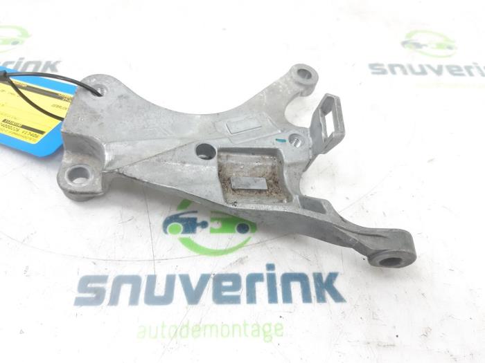 Gebrauchte Motorlager Peugeot 3008 II (M4/MC/MJ/MR) 1.2 12V e-THP PureTech 130 Preis € 36,00 Margenregelung angeboten von Snuverink Autodemontage