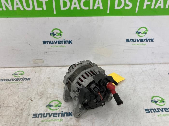 Begagnade Dynamo Renault Megane IV Estate (RFBK) 1.3 TCE 115 16V Pris € 65,00 Marginaltabell erbjuds av Snuverink Autodemontage