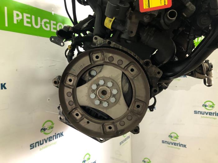 Engine from a Citroën C5 III Tourer (RW) 2.0 HDiF 16V 2009