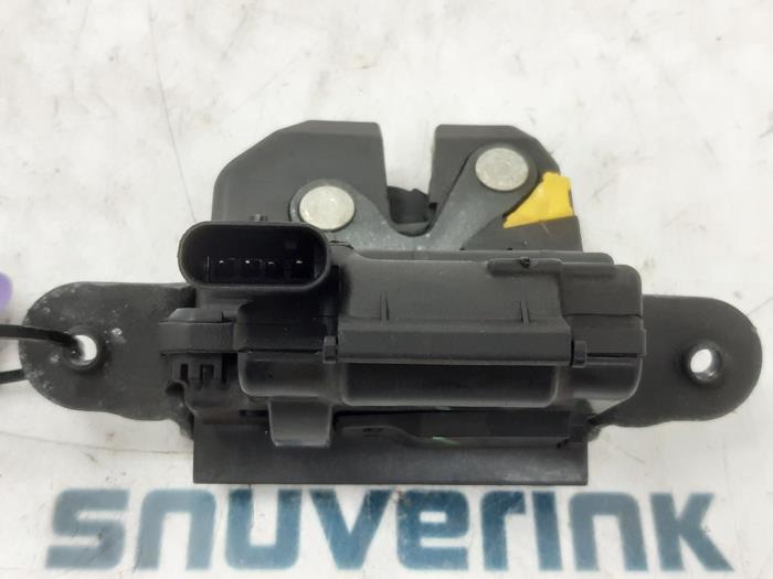 Tailgate lock mechanism Fiat 500e 42 kWh 3+1 - 52096564