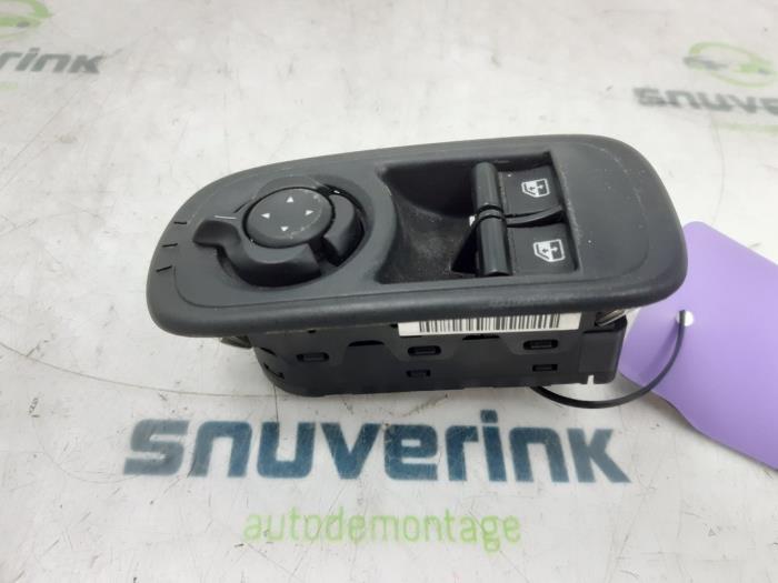 Usados Interruptor combinado de ventanillas Fiat 500e (332) 42 kWh 3+1 Precio € 26,77 Norma de margen ofrecido por Snuverink Autodemontage