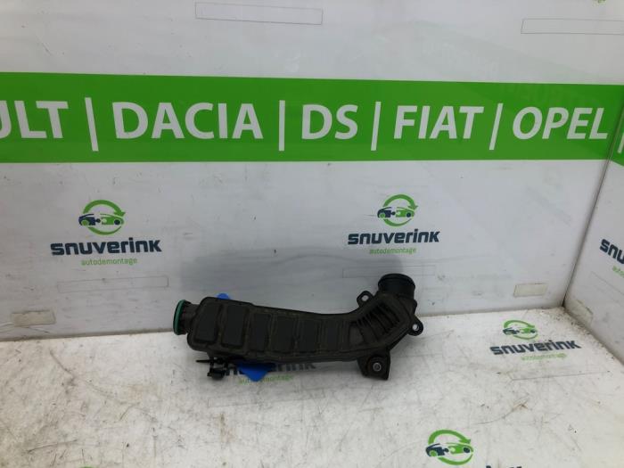 Usagé Tuyau intercooler Peugeot 208 II (UB/UH/UP) 1.2 Vti 12V PureTech 100 Prix € 30,25 Prix TTC proposé par Snuverink Autodemontage