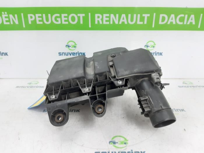 Gebrauchte Luftfiltergehäuse Peugeot Partner (EA//EF/EN/EU) 1.5 BlueHDi 75 Preis € 46,28 Mit Mehrwertsteuer angeboten von Snuverink Autodemontage