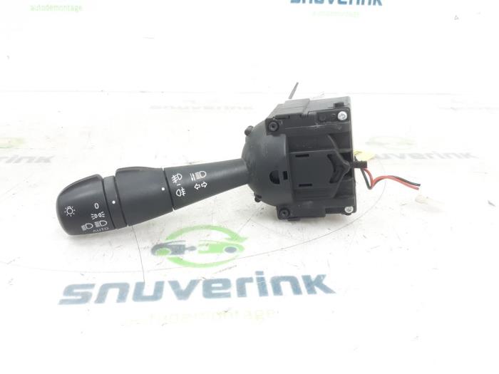 Używane Przelacznik swiatel Renault Captur I (2R) 0.9 Energy TCE 12V Cena € 39,97 Procedura marży oferowane przez Snuverink Autodemontage