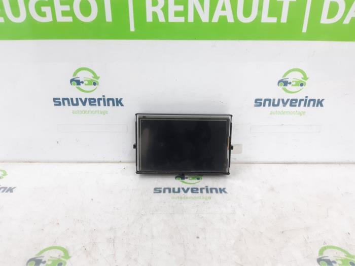 Begagnade Innerdisplay Renault Captur I (2R) 0.9 Energy TCE 12V Pris € 135,00 Marginaltabell erbjuds av Snuverink Autodemontage