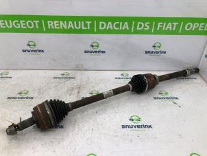 Gebrauchte Antriebswelle rechts vorne Renault Master III (MA/MB/MC/MD/MH/MF/MG/MH) 2.3 dCi 150 16V Preis € 223,85 Mit Mehrwertsteuer angeboten von Snuverink Autodemontage