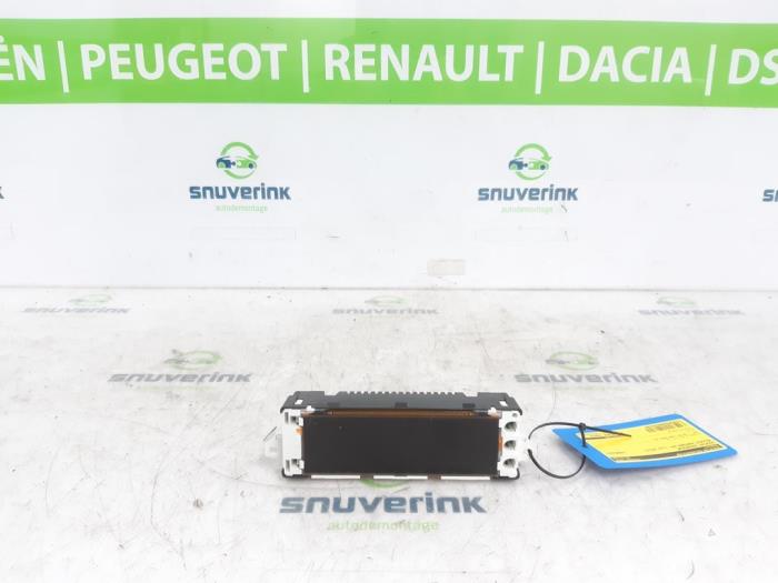 Begagnade Innerdisplay Peugeot Partner (GC/GF/GG/GJ/GK) 1.6 HDI 90 Pris € 36,30 Inklusive moms erbjuds av Snuverink Autodemontage