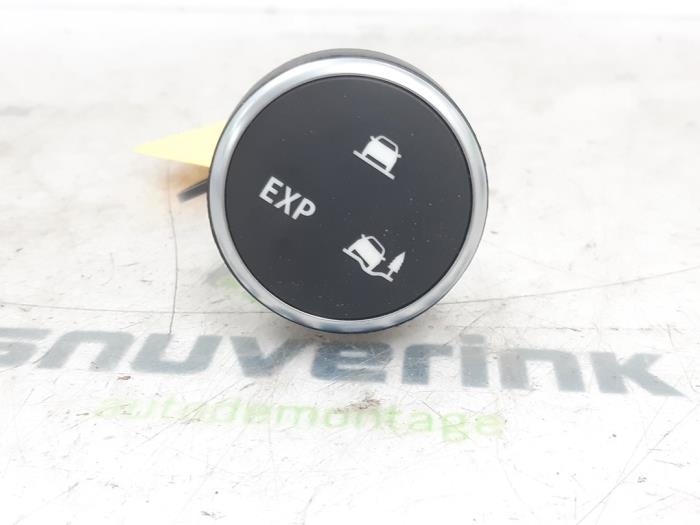 Usados Interruptor ESP Renault Captur I (2R) 0.9 Energy TCE 12V Precio € 135,00 Norma de margen ofrecido por Snuverink Autodemontage