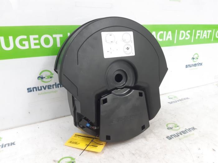 Używane Subwoofer Renault Captur I (2R) 0.9 Energy TCE 12V Cena € 60,00 Procedura marży oferowane przez Snuverink Autodemontage