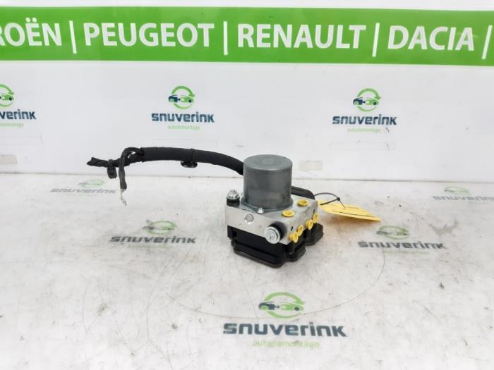 Gebrauchte ABS Pumpe Renault Captur II (RJB) 1.3 Mild Hybrid 140, TCe 140 16V Preis € 272,23 Mit Mehrwertsteuer angeboten von Snuverink Autodemontage
