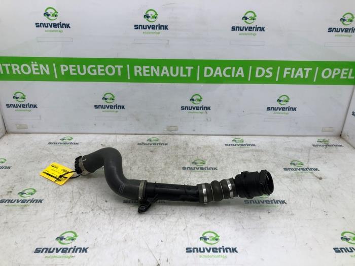 Gebrauchte Intercooler Schlauch Renault Clio IV (5R) 1.5 Energy dCi 90 FAP Preis € 70,00 Margenregelung angeboten von Snuverink Autodemontage