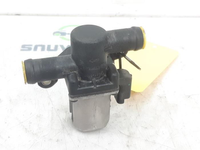 Usagé Pompe à eau Renault Kangoo Express (RFK) 1.5 Blue dCi 75 Prix € 102,85 Prix TTC proposé par Snuverink Autodemontage