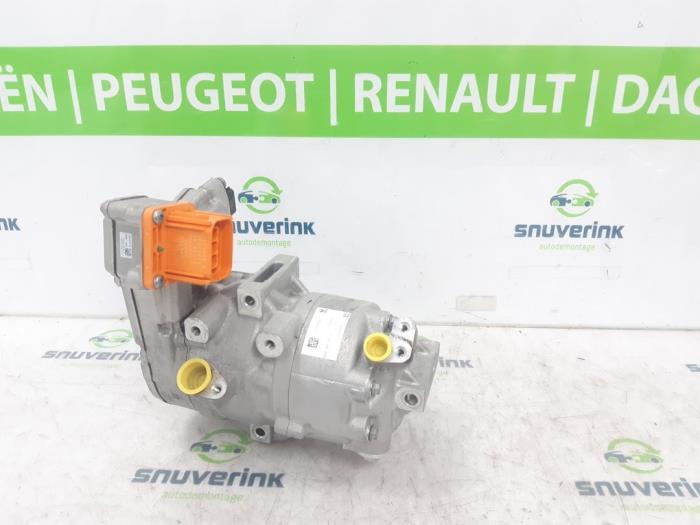Usagé Compresseur de clim Renault Austral 1.2 E-Tech Full Hybrid 200 Prix € 1.113,18 Prix TTC proposé par Snuverink Autodemontage