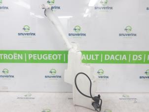 Gebrauchte Scheibensprühertank vorne Renault Austral 1.2 E-Tech Full Hybrid 200 Preis € 90,75 Mit Mehrwertsteuer angeboten von Snuverink Autodemontage