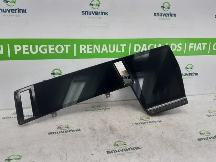 Begagnade Innerdisplay Renault Austral 1.2 E-Tech Full Hybrid 200 Pris € 1.270,48 Inklusive moms erbjuds av Snuverink Autodemontage