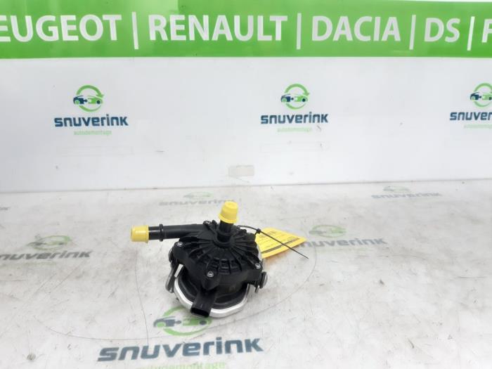 Begagnade Vattenpump Renault Austral 1.2 E-Tech Full Hybrid 200 Pris € 211,75 Inklusive moms erbjuds av Snuverink Autodemontage