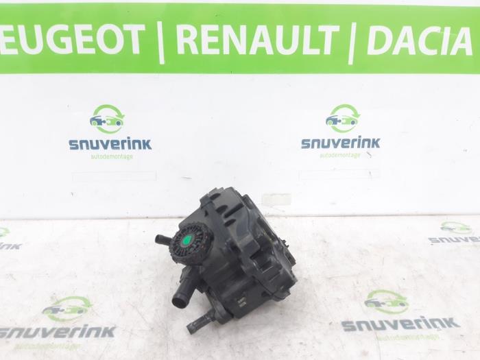 Begagnade PCV-ventil Renault Austral 1.2 E-Tech Full Hybrid 200 Pris € 92,57 Inklusive moms erbjuds av Snuverink Autodemontage