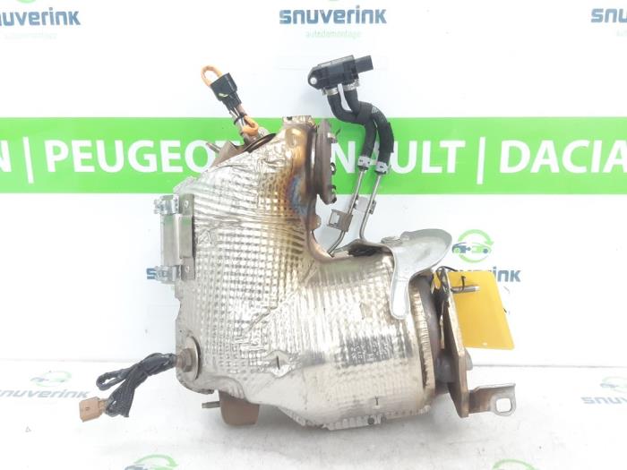 Używane Katalizator Renault Austral 1.2 E-Tech Full Hybrid 200 Cena € 1.143,45 Z VAT oferowane przez Snuverink Autodemontage