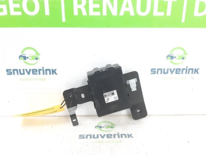 Usagé Ordinateur divers Renault Austral 1.2 E-Tech Full Hybrid 200 Prix € 299,48 Prix TTC proposé par Snuverink Autodemontage