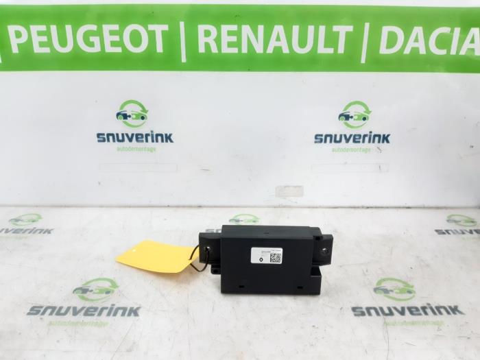 Usagé Ordinateur divers Renault Austral 1.2 E-Tech Full Hybrid 200 Prix sur demande proposé par Snuverink Autodemontage
