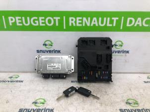 Używane Komputer sterowania silnika Peugeot 1007 (KM) 1.6 GTI,Gentry 16V Cena € 244,98 Procedura marży oferowane przez Snuverink Autodemontage