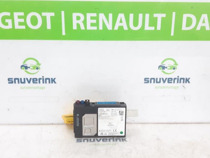 Usagé Ordinateur divers Renault Austral 1.2 E-Tech Full Hybrid 200 Prix € 157,91 Prix TTC proposé par Snuverink Autodemontage