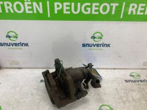 Begagnade Bakre bromsok, höger Peugeot Expert (V1/VA/VB/VE/VF/VT/VY) 2.0 Blue HDi 120 16V Pris € 78,65 Inklusive moms erbjuds av Snuverink Autodemontage