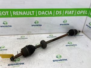 Używane Os napedowa prawy przód Dacia Dokker (0S) 1.5 dCi 90 Cena € 75,00 Procedura marży oferowane przez Snuverink Autodemontage