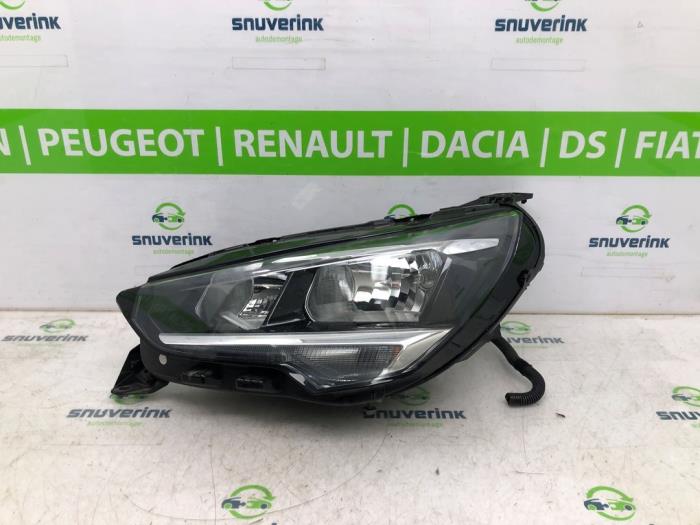Używane Reflektor lewy Opel Corsa F (UB/UH/UP) 1.2 12V 75 Cena € 332,75 Z VAT oferowane przez Snuverink Autodemontage