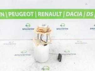 Usados Bomba eléctrica de combustible Renault Kangoo Express (RF..) 1.5 Blue dCi 75 Precio € 211,75 IVA incluido ofrecido por Snuverink Autodemontage
