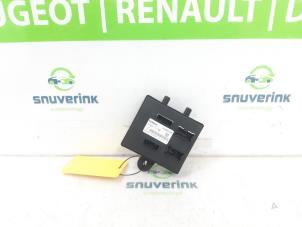 Usados Ordenador body control Renault Captur (2R) 1.3 TCE 150 16V Precio € 125,00 Norma de margen ofrecido por Snuverink Autodemontage